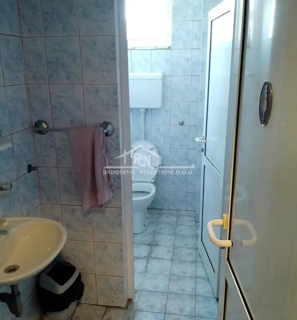 Rent, office space, 1019m², Šimanovci, Pećinci