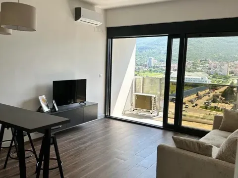 Izdavanje, stan, 36m², Centar, Bar - image 1
