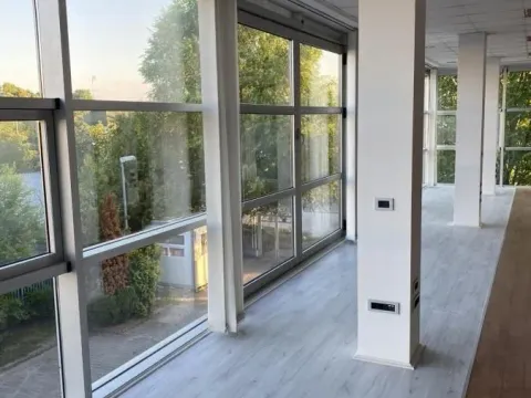 Izdavanje, poslovni prostor, 400m², Novo naselje, Novi Sad - image 9