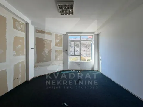 Rent, office space, 900m², Mareza, Podgorica - image 17