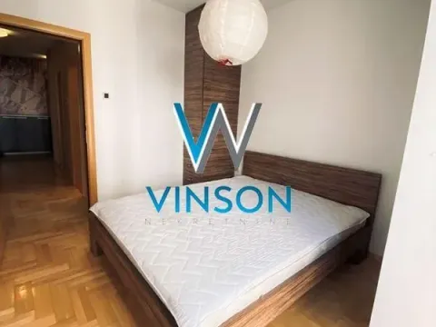 Izdavanje, trosoban stan, 98m², Centar, Novi Sad - image 8