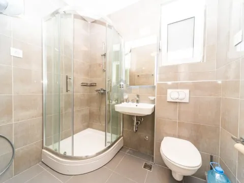 Izdavanje, jednosoban stan, 43m², Stari Aerodrom, Podgorica - image 8