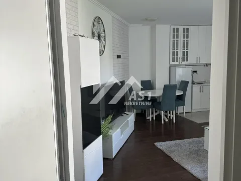 Izdavanje, trosoban stan, 76m², Adamovićevo Naselje, Novi Sad Sve Podlokacije - image 5