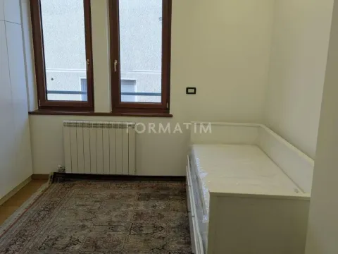 Izdavanje, četvorosoban stan, 160m², Vračar Hram, Vračar Sve Podlokacije - image 4
