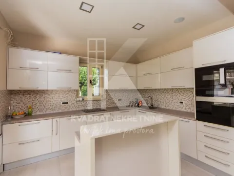 Izdavanje, kuća, 600m², Zeta, Podgorica - image 23