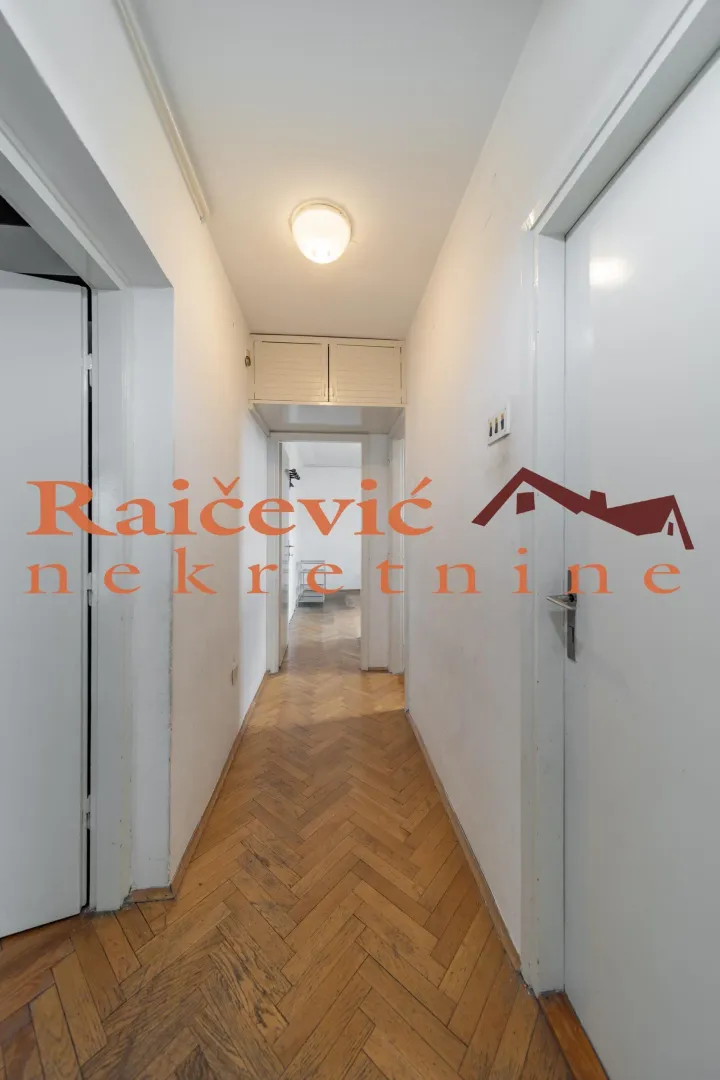Prodaja, trosoban stan, 81m², Vračar Sve Podlokacije, Beograd