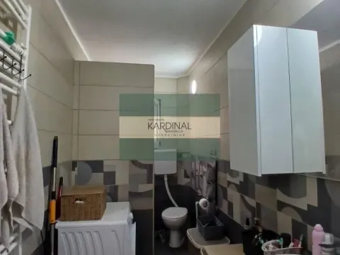 Prodaja, kuća, 226m², Tavrića obori, Jagodina - image 7