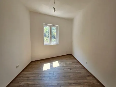 Sale, two bedroom apartment, 56m², Petrovac, Budva - image 7