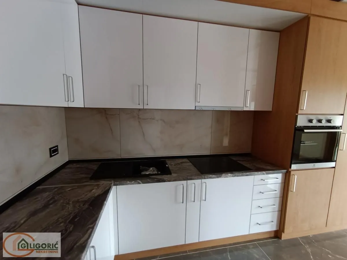 Prodaja, stan, 145m², Centar, Pančevo