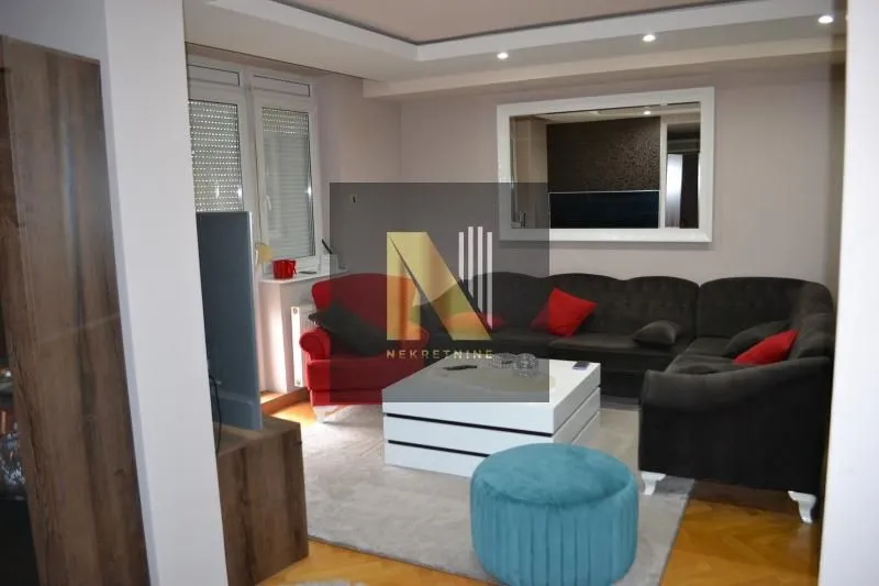 Prodaja, četvorosoban stan, 130m², Grbavica, Novi Sad Sve Podlokacije