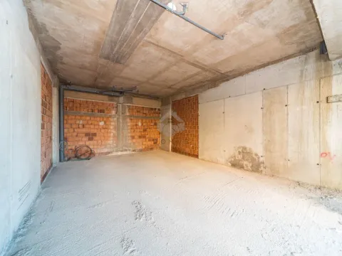 Izdavanje, poslovni prostor, 50m², Stari Aerodrom, Podgorica - image 4