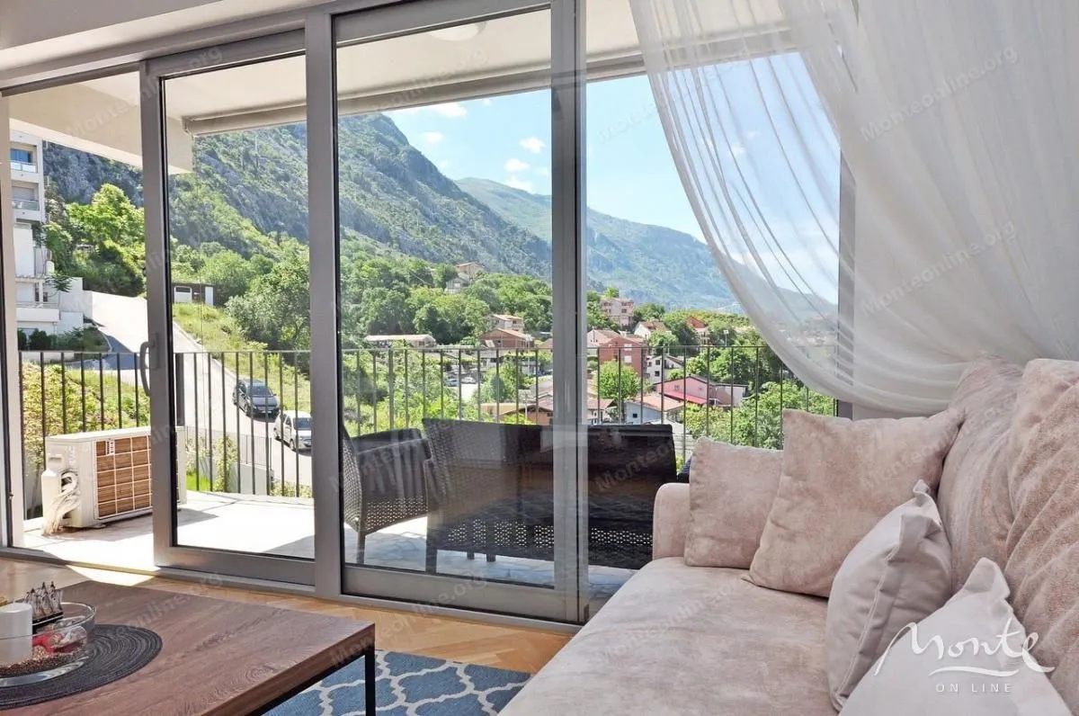 Prodaja, jednosoban stan, 52m², Dobrota, Kotor