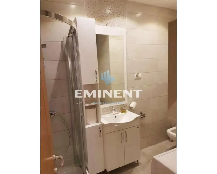 Izdavanje, trosoban stan, 62m², Đeram Pijaca, Beograd
