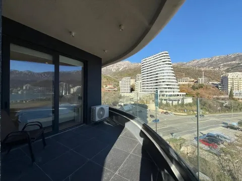 Sale, one bedroom apartment, 69m², Bečići, Budva - image 2