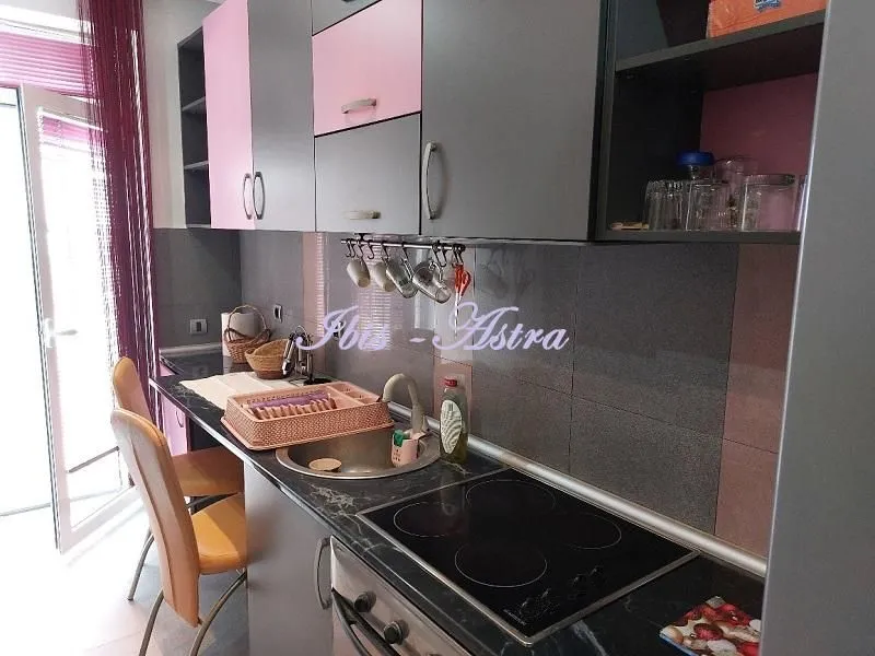Rent, three bedroom apartment, 75m², Vračar Sve Podlokacije, Beograd