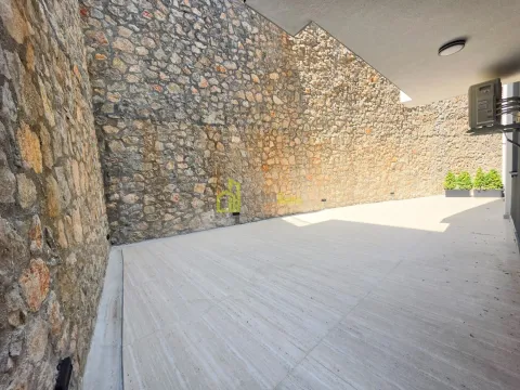 Prodaja, dvosoban stan, 80m², Gorica C, Podgorica - image 13