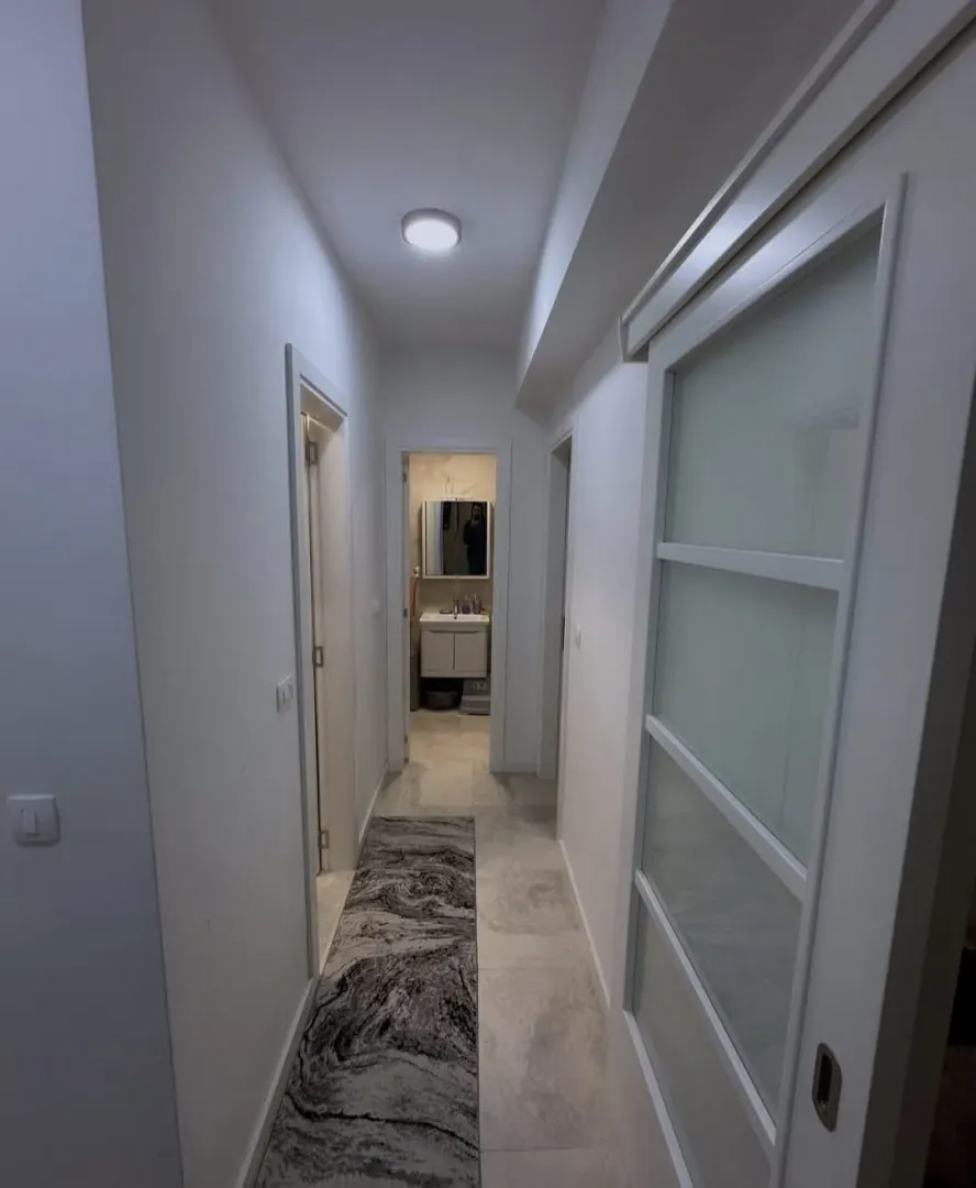 Izdavanje, dvosoban stan, 75m², Marići, Tivat