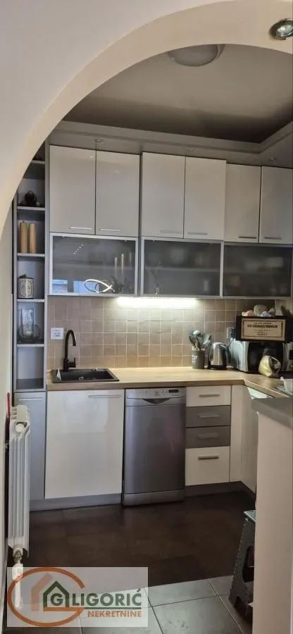 Rent, two bedroom apartment, 55m², Crveni Krst, Beograd
