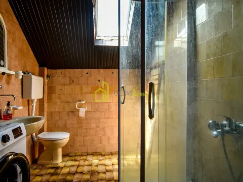 Prodaja, kuća, 370m², Tološi, Podgorica - image 13