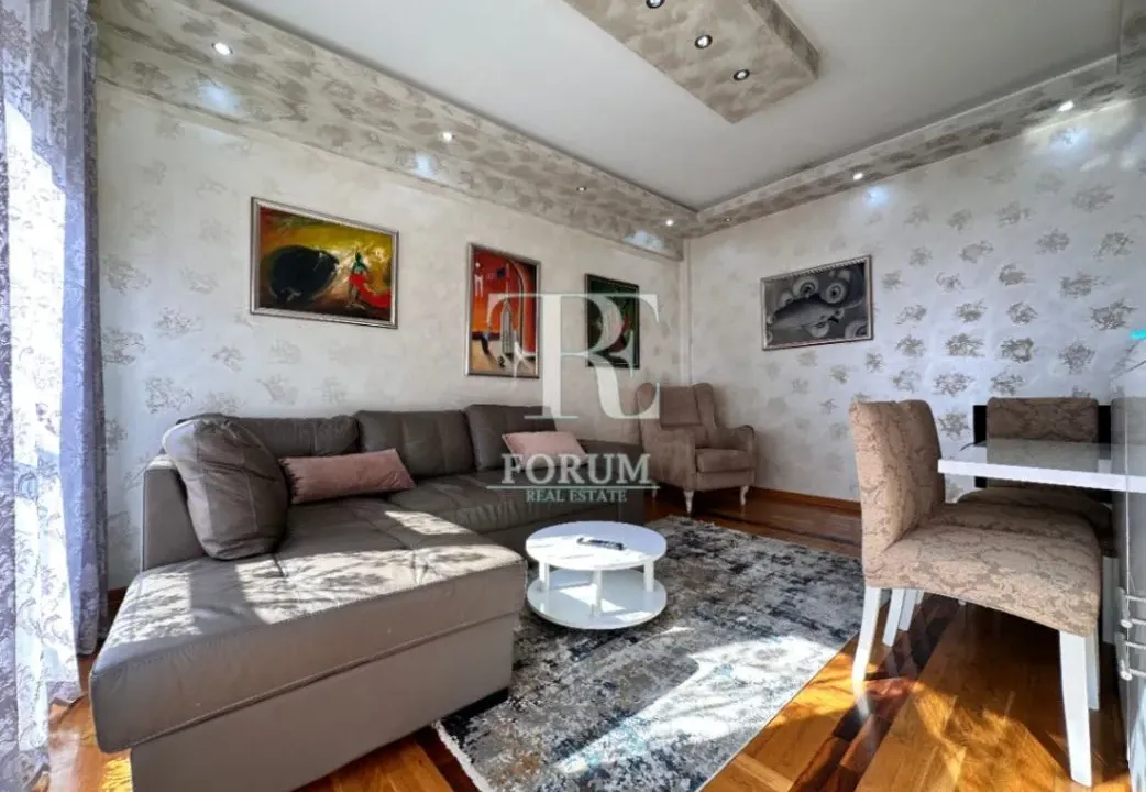 Izdavanje, dvosoban stan, 60m², Blok 9, Podgorica