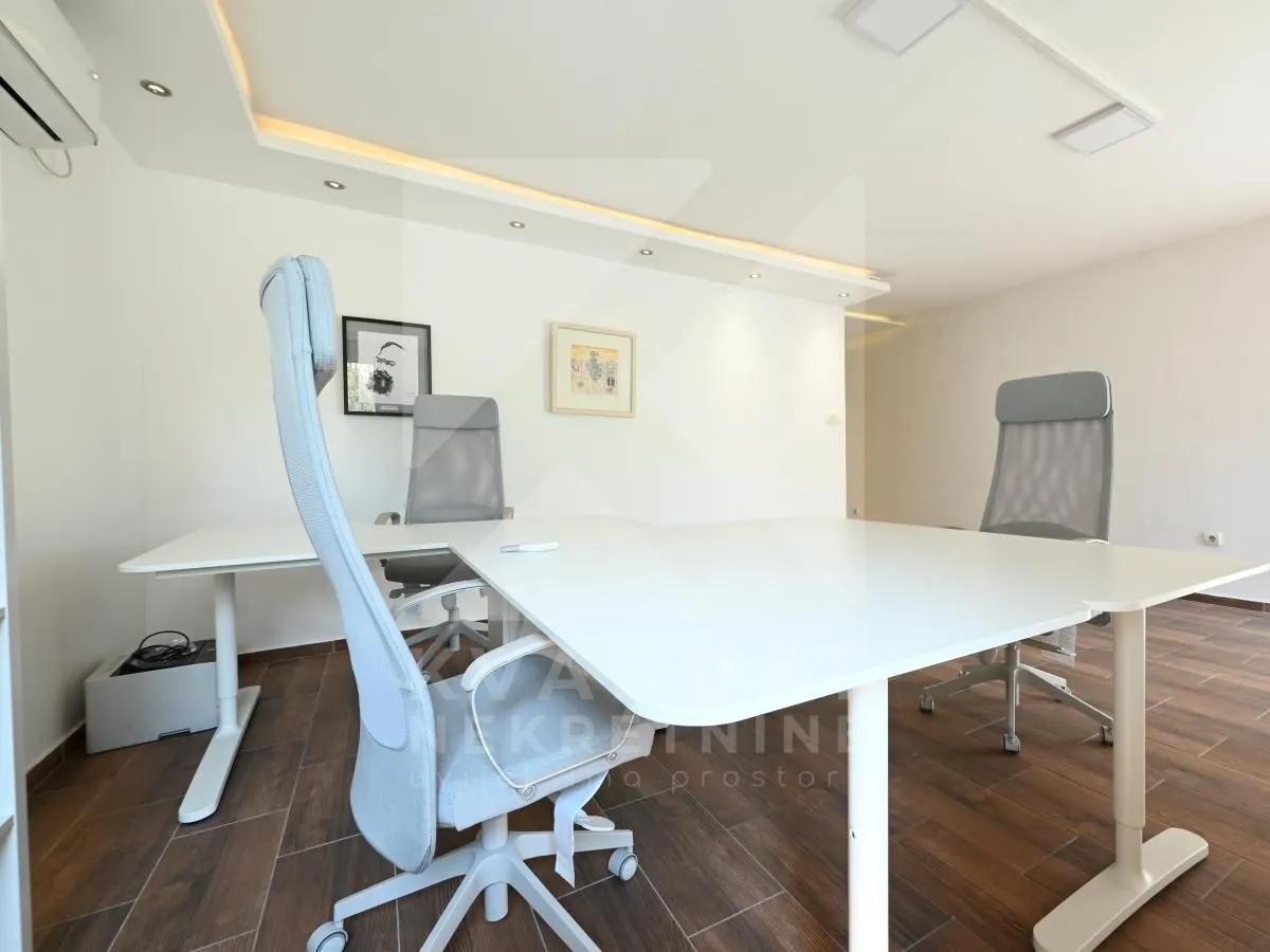 Rent, office space, 80m², Blok 5, Podgorica
