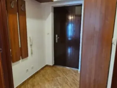 Izdavanje, jednosoban stan, 45m², Blok 6, Podgorica - image 4