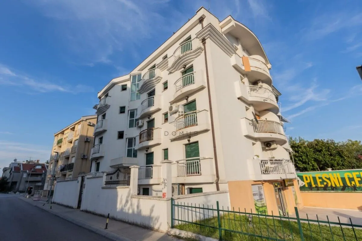 Izdavanje, jednosoban stan, 54m², Stari Aerodrom, Podgorica