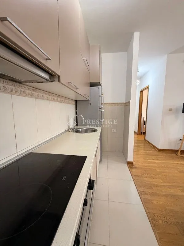 Izdavanje, dvosoban stan, 68m², City Kvart, Podgorica