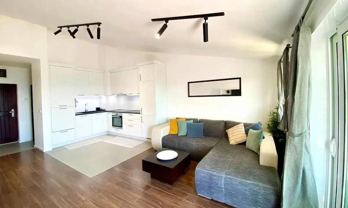 Rent, two bedroom apartment, 93m², Petrovac, Budva