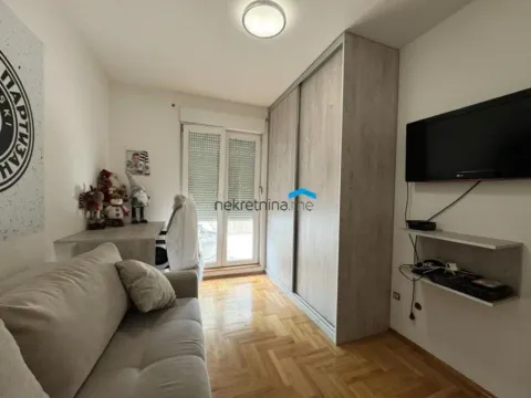 Prodaja, trosoban stan, 119m², Stari Aerodrom, Podgorica - image 9