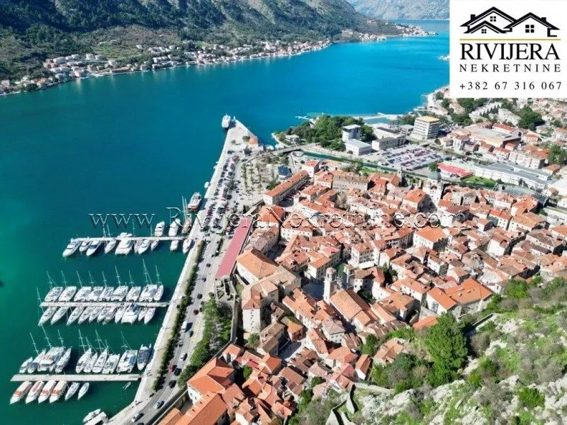 Prodaja, kuća, 300m², Centar, Kotor