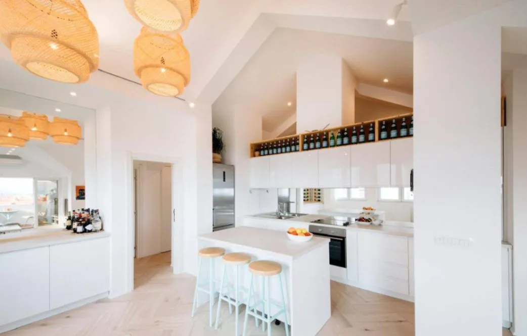 Prodaja, dvosoban stan, 93m², Centar, Tivat