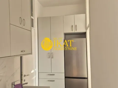 Rent, two bedroom apartment, 40m², Stari Grad, Beograd - image 4