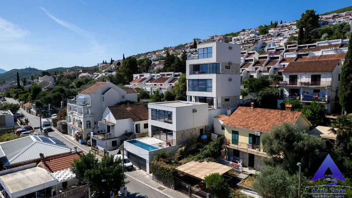 Sale, house, 200m², Krašići, Tivat