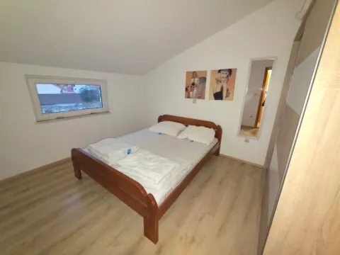 Izdavanje, dvosoban stan, 75m², Zagorič, Podgorica - image 9