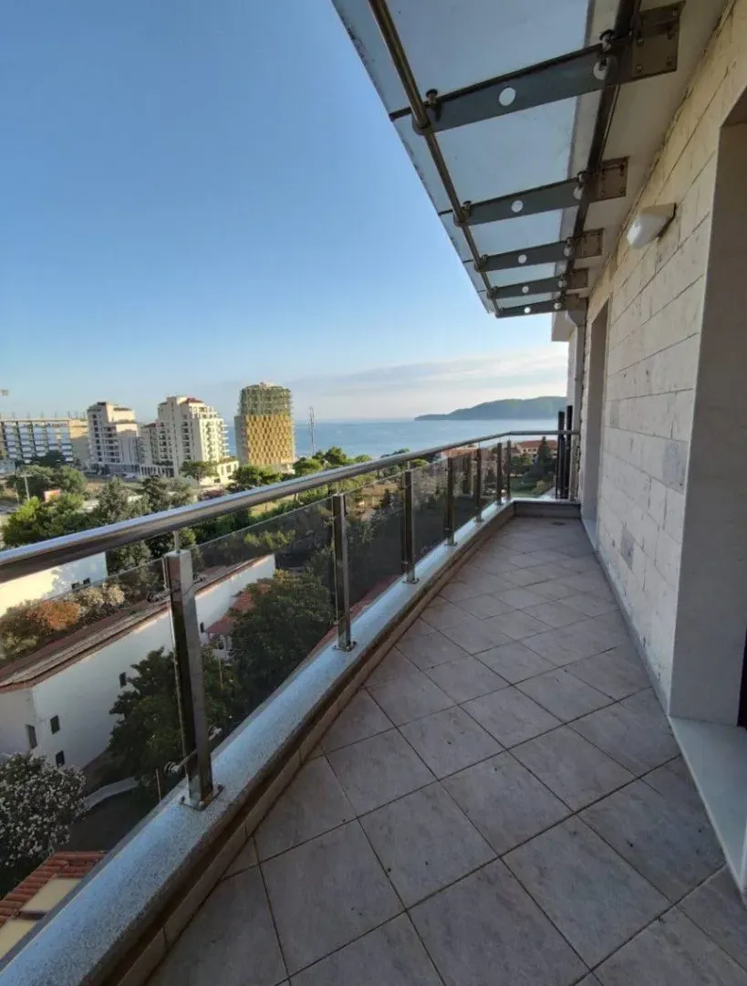 Rent, apartment, 100m², Bečići, Budva