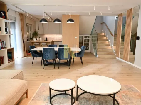 Prodaja, kuća, 334m², Petrovaradin, Novi Sad - image 2