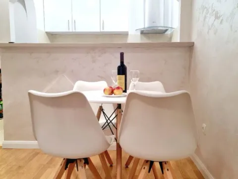 Izdavanje, garsonjera, 35m², Rozino, Budva - image 10