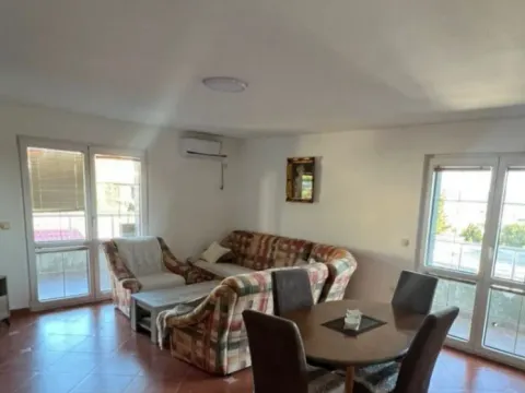 Izdavanje, jednosoban stan, 50m², Šušanj, Bar - image 1