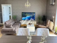 Izdavanje, četvorosoban stan, 123m², Sajam, Novi Sad Sve Podlokacije - image 1