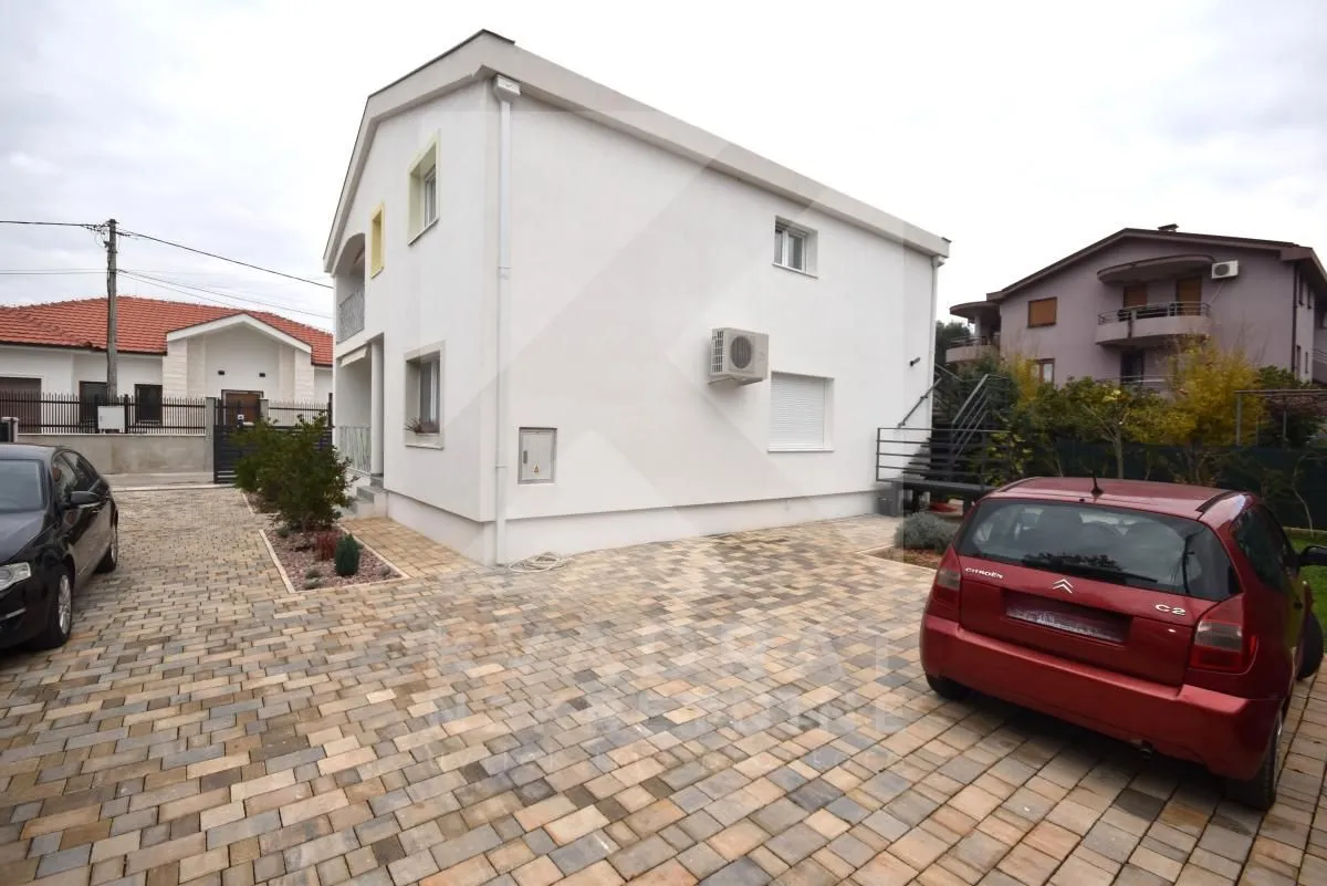 Prodaja, kuća, 180m², Nova Dalmatinska, Podgorica