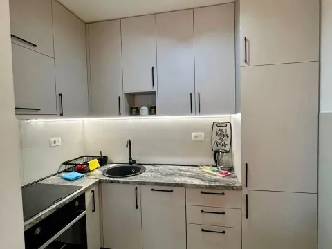 Izdavanje, dvosoban stan, 40m², Pobrežje, Podgorica - image 6