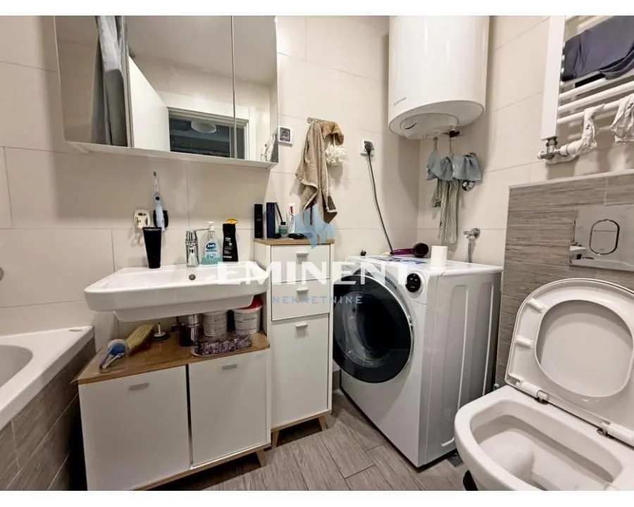 Izdavanje, dvosoban stan, 55m², Ada, Beograd