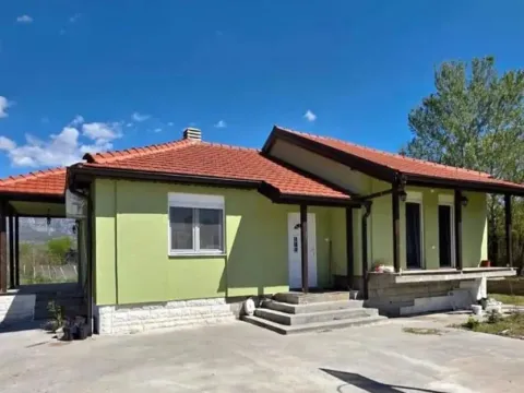 Kuća in Kosić