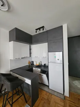 Izdavanje, jednosoban stan, 45m², Centar, Bar - image 8