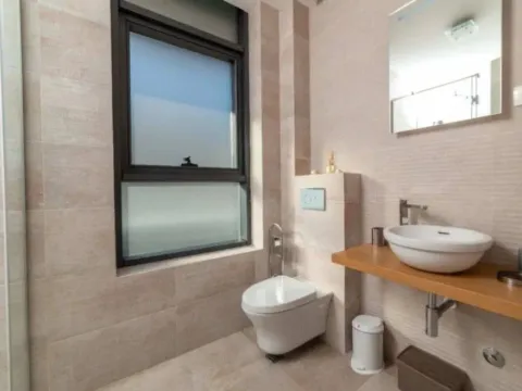 Izdavanje, dvosoban stan, 50m², Budva, Crna Gora - image 9