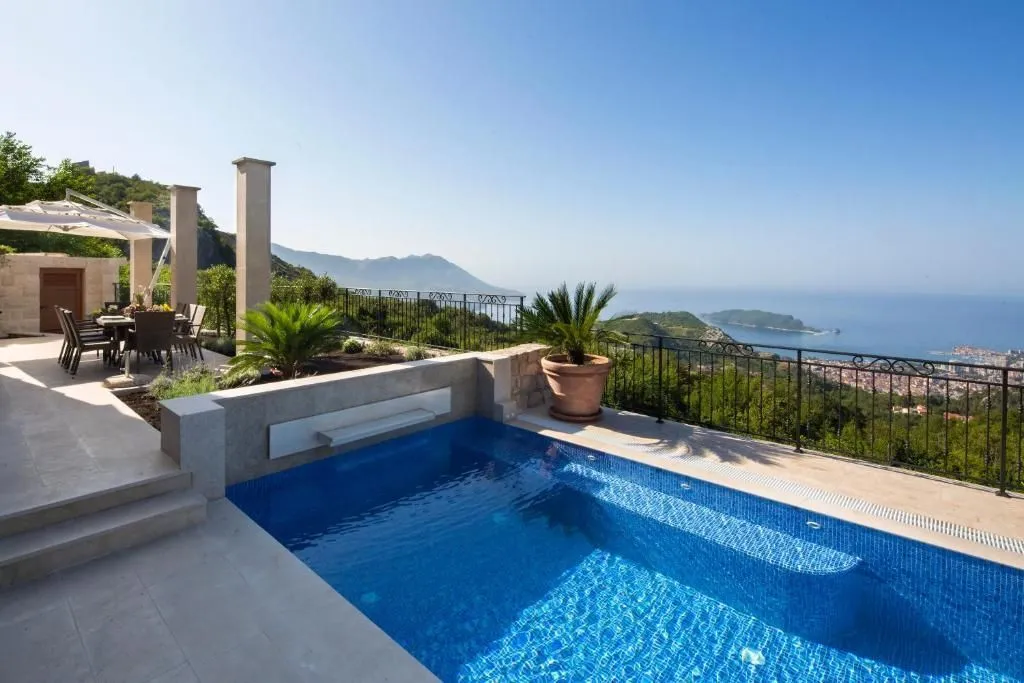 Sale, house, 320m², Lapčići, Budva