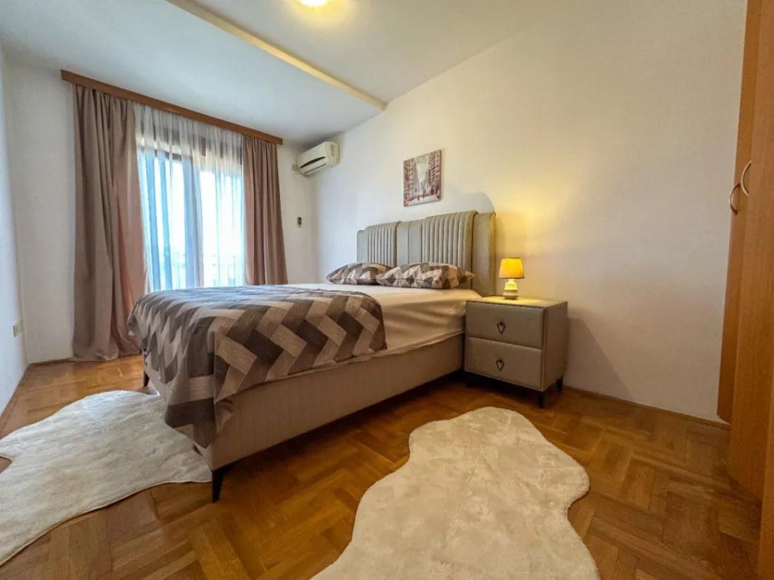 Izdavanje, dvosoban stan, 72m², Stari Aerodrom, Podgorica