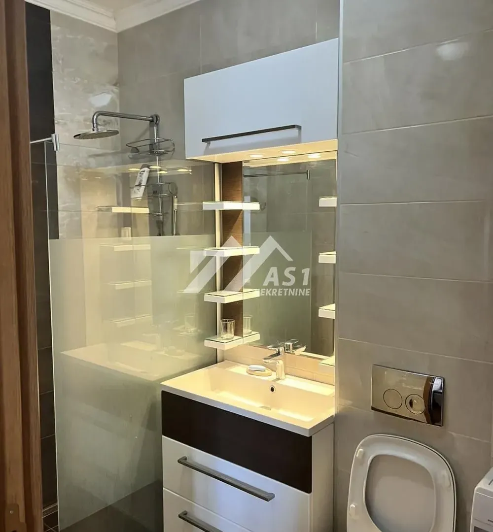 Izdavanje, trosoban stan, 65m², Novi Sad Sve Podlokacije, Novi Sad