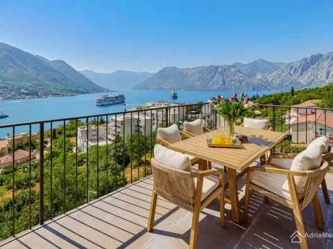 Sale, three bedroom apartment, 158m², Dobrota, Kotor - image 12